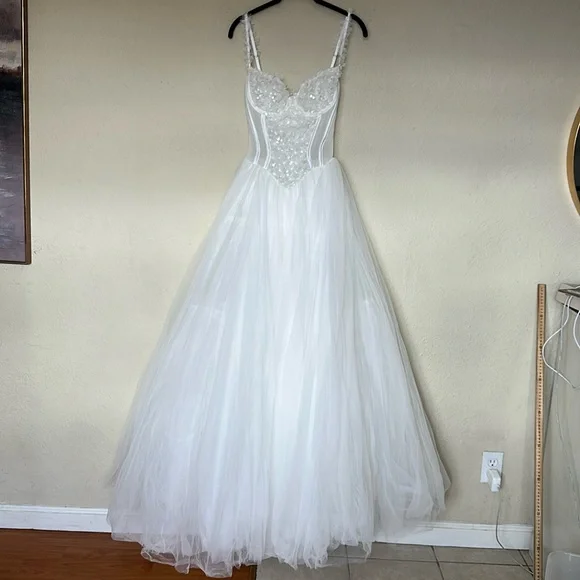 Nathalie House of CB White Wedding Dress - Picture 4 of 16